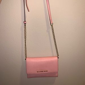 Micheal Kors JST Phone Xbody Bag Pink